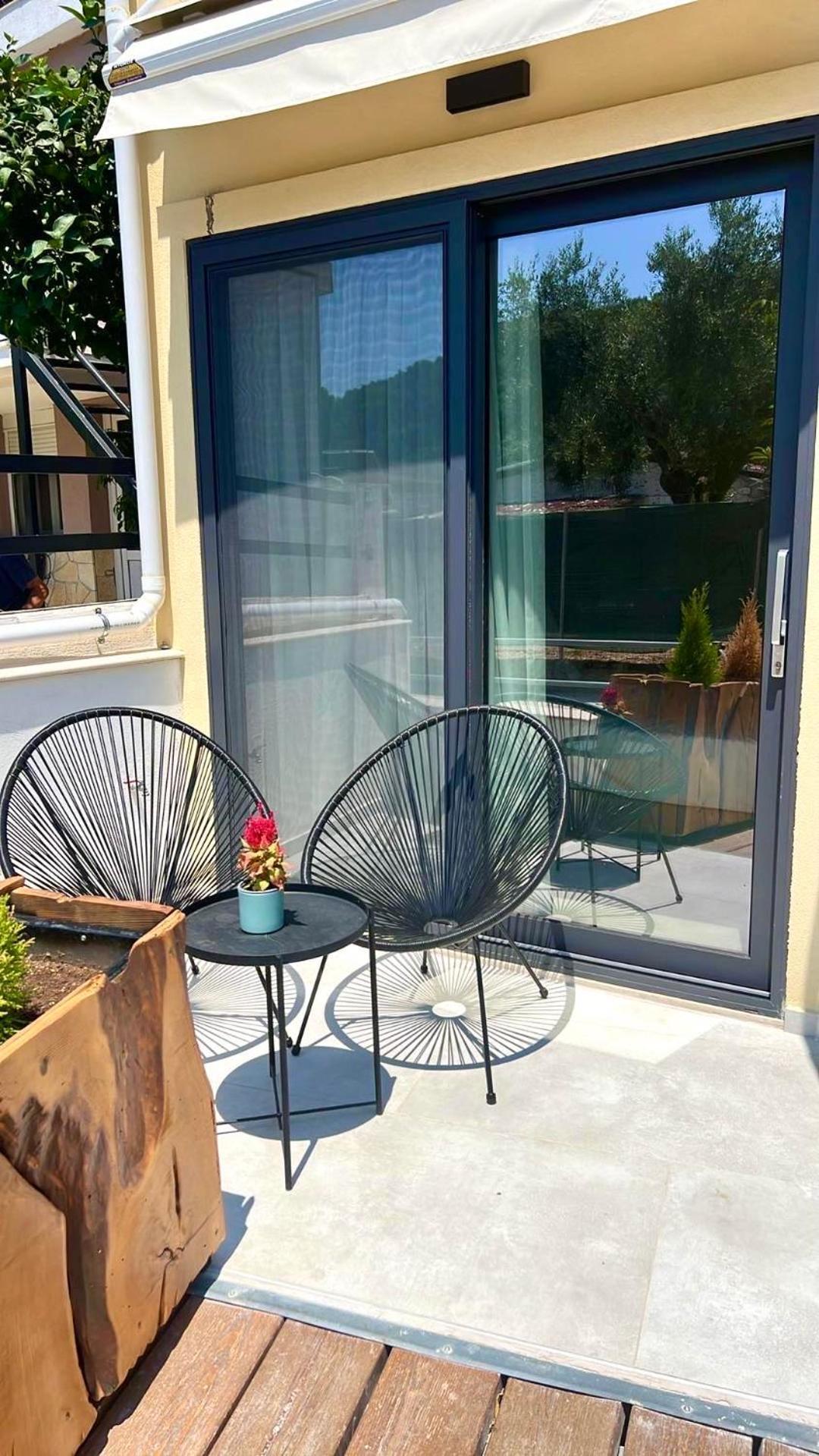 Anesis Deluxe Apartments Parga Eksteriør bilde